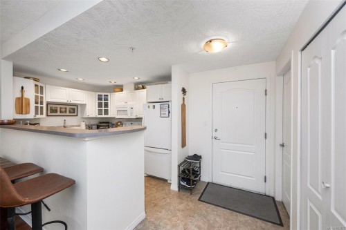 #109-380 Waterfront Cres, Victoria, BC - Indoor Photo Showing Kitchen