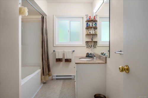 8959 Chemainus Rd, Chemainus, BC 