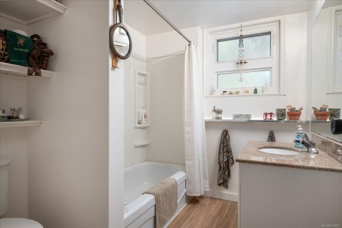 8959 Chemainus Rd, Chemainus, BC 