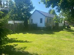 Double gate into the back yard - 