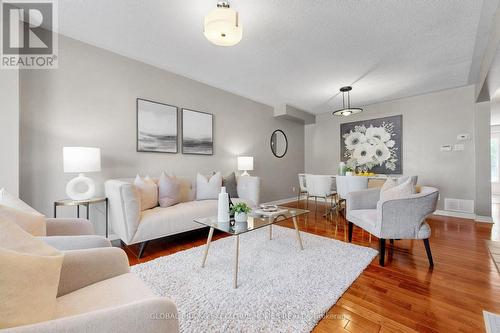 13 Howling Crescent, Ajax, ON - Indoor Photo Showing Living Room