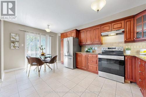13 Howling Crescent, Ajax, ON - Indoor Photo Showing Kitchen