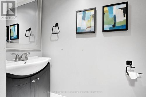 13 Howling Crescent, Ajax, ON -  Photo Showing Bathroom