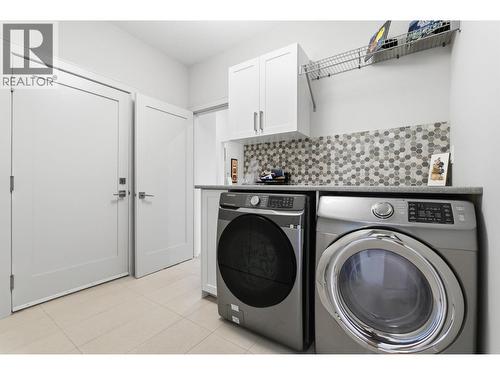536 Tungsten Court, Kelowna, BC - Indoor Photo Showing Laundry Room
