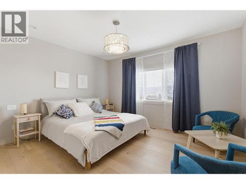 536 Tungsten Court, Kelowna, BC - Indoor Photo Showing Bedroom