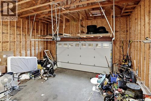 4113 Green Willow Terrace E, Regina, SK - Indoor Photo Showing Garage