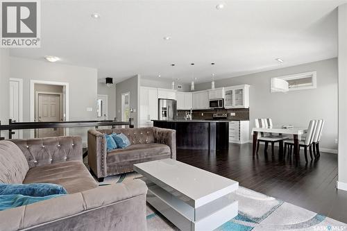 4113 Green Willow Terrace E, Regina, SK - Indoor Photo Showing Living Room