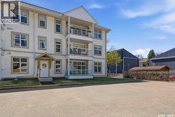 105 301 34th STREET W Prince Albert, SK S6V 8B7