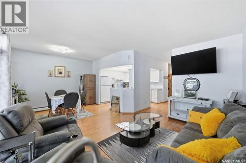 105 301 34Th Street W, Prince Albert, SK - Indoor Photo Showing Living Room