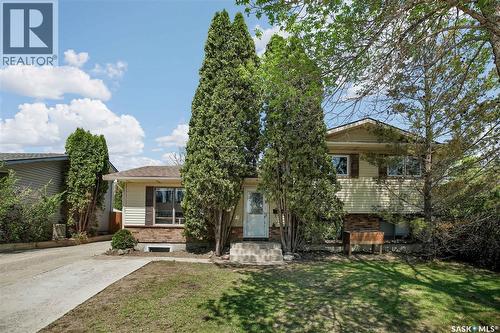 3831 Taylor Street E, Saskatoon, SK - Outdoor