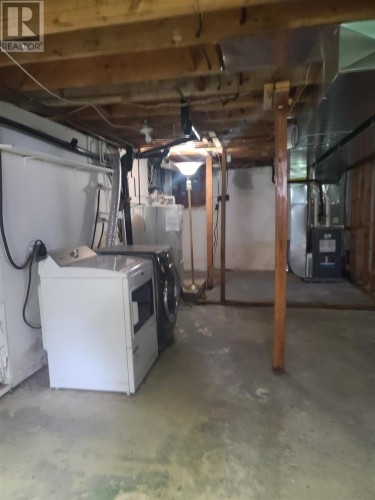 43 Poplar Rd, Elliot Lake, ON - Indoor Photo Showing Laundry Room