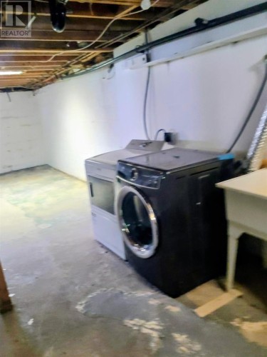 43 Poplar Rd, Elliot Lake, ON - Indoor Photo Showing Laundry Room