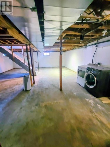 43 Poplar Rd, Elliot Lake, ON - Indoor Photo Showing Garage