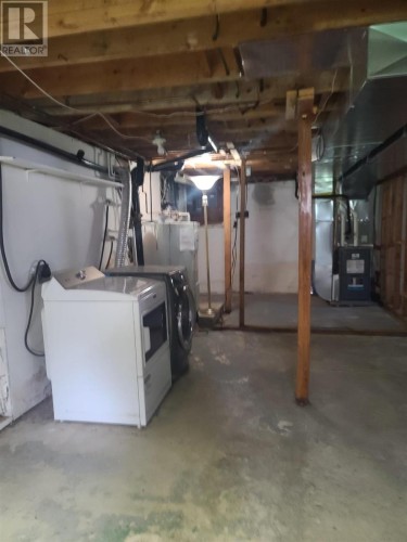 43 Poplar Rd, Elliot Lake, ON - Indoor Photo Showing Laundry Room