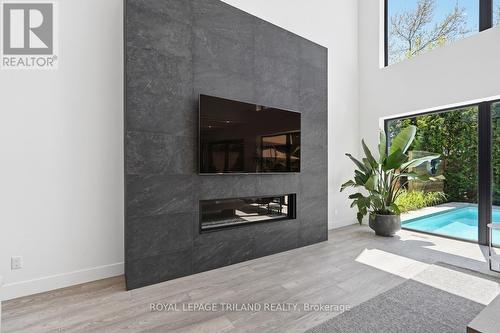 6 - 1452 Byron Baseline Road, London South (South K), ON - Indoor Photo Showing Other Room With Fireplace
