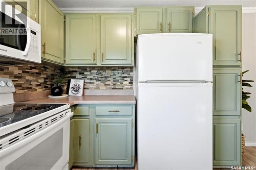 118 Laurentian Drive, Saskatoon, SK - Indoor Photo Showing Kitchen