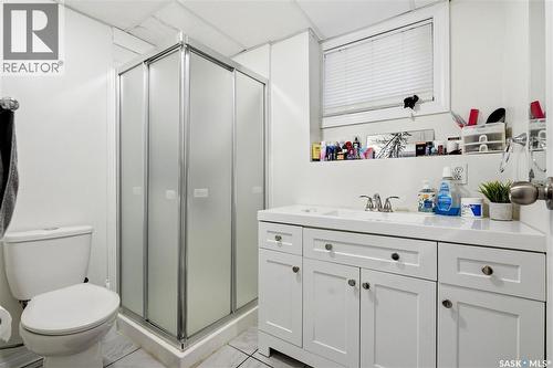 118 Laurentian Drive, Saskatoon, SK - Indoor Photo Showing Bathroom