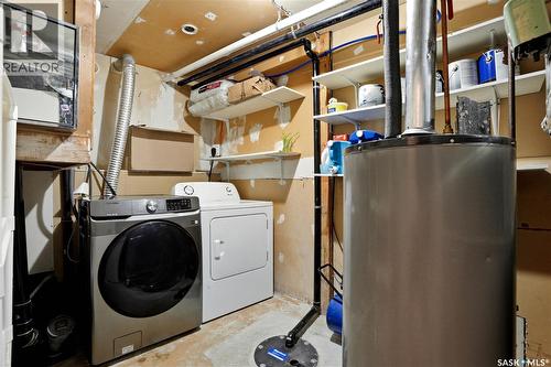 118 Laurentian Drive, Saskatoon, SK - Indoor Photo Showing Laundry Room