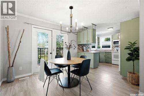 118 Laurentian Drive, Saskatoon, SK - Indoor Photo Showing Dining Room