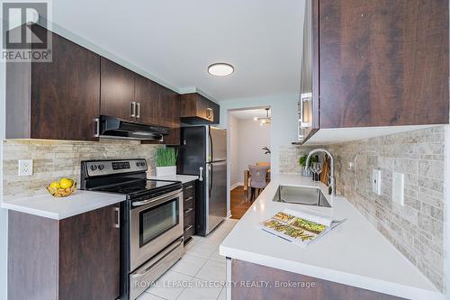 132 Mancini Way E, Ottawa, ON - Indoor Photo Showing Kitchen