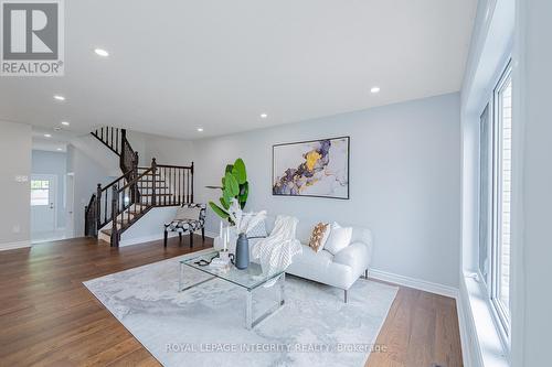 132 Mancini Way E, Ottawa, ON - Indoor Photo Showing Living Room