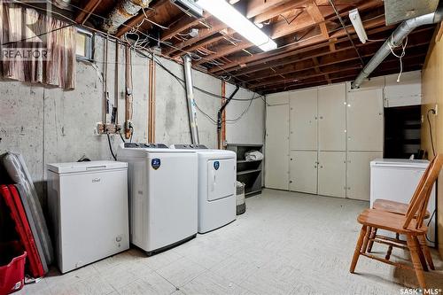 21 Potter Crescent, Saskatoon, SK - Indoor Photo Showing Laundry Room