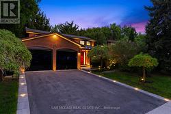 5 CANTERBURY CRESCENT Toronto, ON M9A 5A4