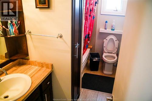 2709 Clemenceau, Windsor, ON - Indoor Photo Showing Bathroom