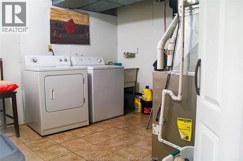 2709 Clemenceau, Windsor, ON - Indoor Photo Showing Laundry Room
