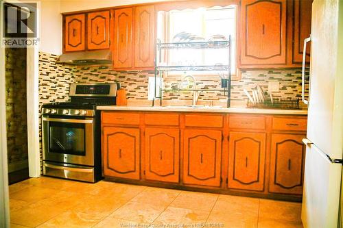 2709 Clemenceau, Windsor, ON - Indoor Photo Showing Kitchen