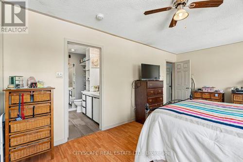 4356 Wakefield Crescent, Mississauga, ON - Indoor Photo Showing Bedroom