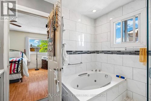 4356 Wakefield Crescent, Mississauga, ON - Indoor Photo Showing Bathroom