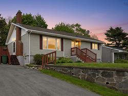 13 Belle Vista Drive  Dartmouth, NS B2W 2X1