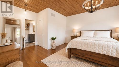Primary Bedroom - 70 Plewes Drive, Collingwood, ON - Indoor Photo Showing Bedroom