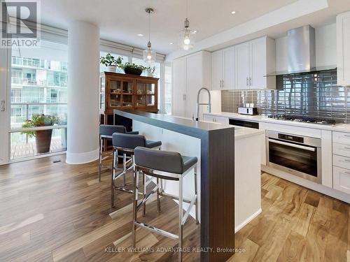 401 - 29 Queens Quay E, Toronto, ON - Indoor Photo Showing Kitchen With Upgraded Kitchen