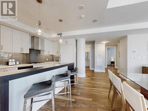 401 - 29 Queens Quay E, Toronto, ON - Indoor
