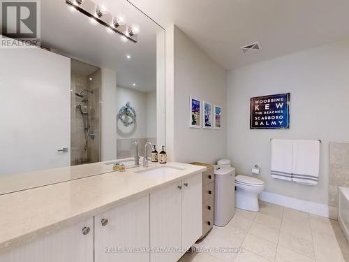 401 - 29 Queens Quay E, Toronto, ON - Indoor Photo Showing Bathroom