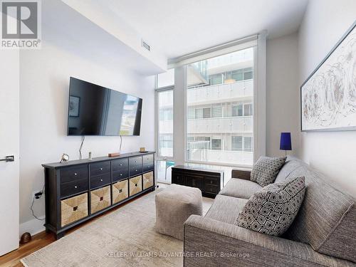 401 - 29 Queens Quay E, Toronto, ON - Indoor