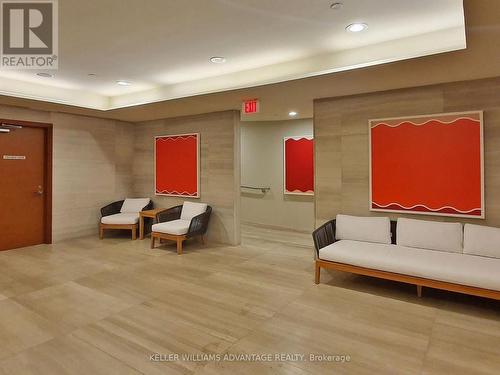 401 - 29 Queens Quay E, Toronto, ON - Indoor