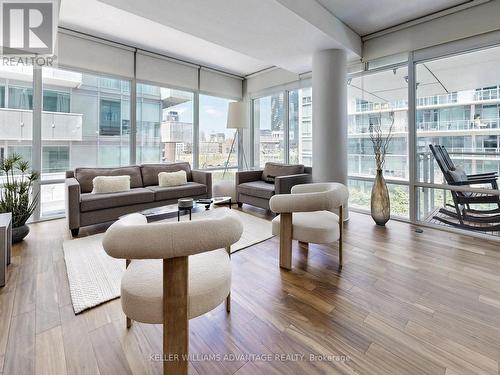 401 - 29 Queens Quay E, Toronto, ON - Indoor Photo Showing Living Room