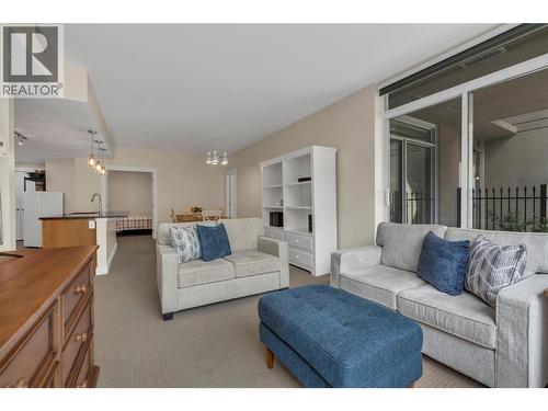 75 Martin Street Unit# 101, Penticton, BC - Indoor Photo Showing Living Room