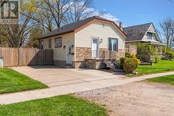 359 ALBERT STREET Strathroy-Caradoc (Nw), ON N7G 1W4
