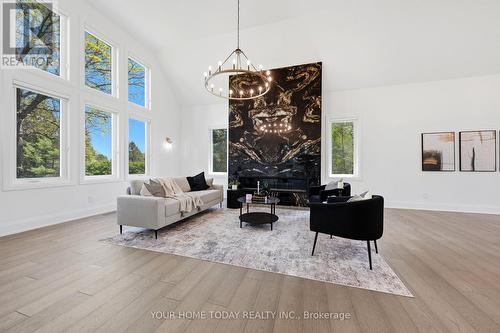 27 Chantelay Crescent, Halton Hills, ON - Indoor Photo Showing Living Room