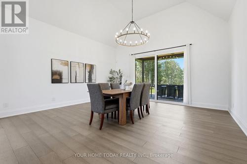 27 Chantelay Crescent, Halton Hills, ON - Indoor Photo Showing Dining Room