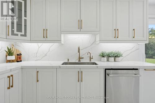 27 Chantelay Crescent, Halton Hills, ON - Indoor Photo Showing Kitchen