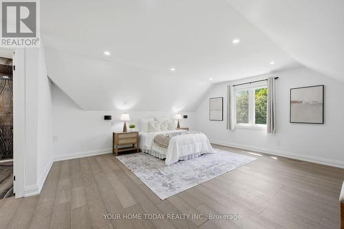 27 Chantelay Crescent, Halton Hills, ON - Indoor Photo Showing Bedroom