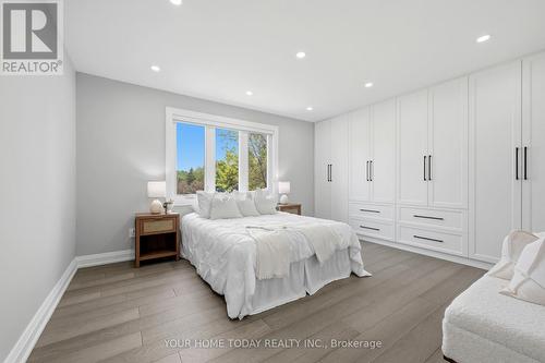 27 Chantelay Crescent, Halton Hills, ON - Indoor Photo Showing Bedroom
