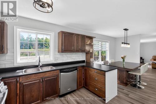 2555 Hodgins Road, Severn, ON - Indoor Photo Showing Kitchen With Double Sink