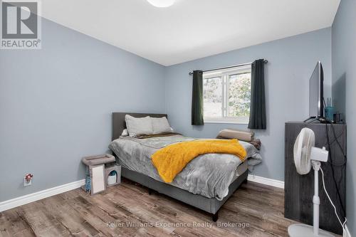 2555 Hodgins Road, Severn, ON - Indoor Photo Showing Bedroom