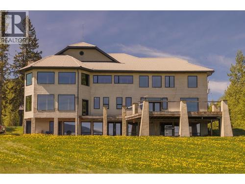 8985 Crescent Spur Road, Mcbride, BC - Outdoor